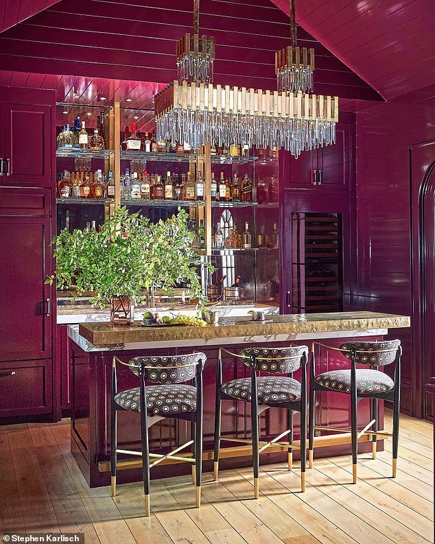 Hosting New Years Eve Drinks? YOUs Interiors Expert NICOLE GRAY Reveals How To Turn Your Home Into A Party Pad - صورة مميزة صورة مميزة: Hosting New Years Eve Drinks? YOUs Interiors Expert NICOLE GRAY Reveals How To Turn Your Home Into A Party Pad