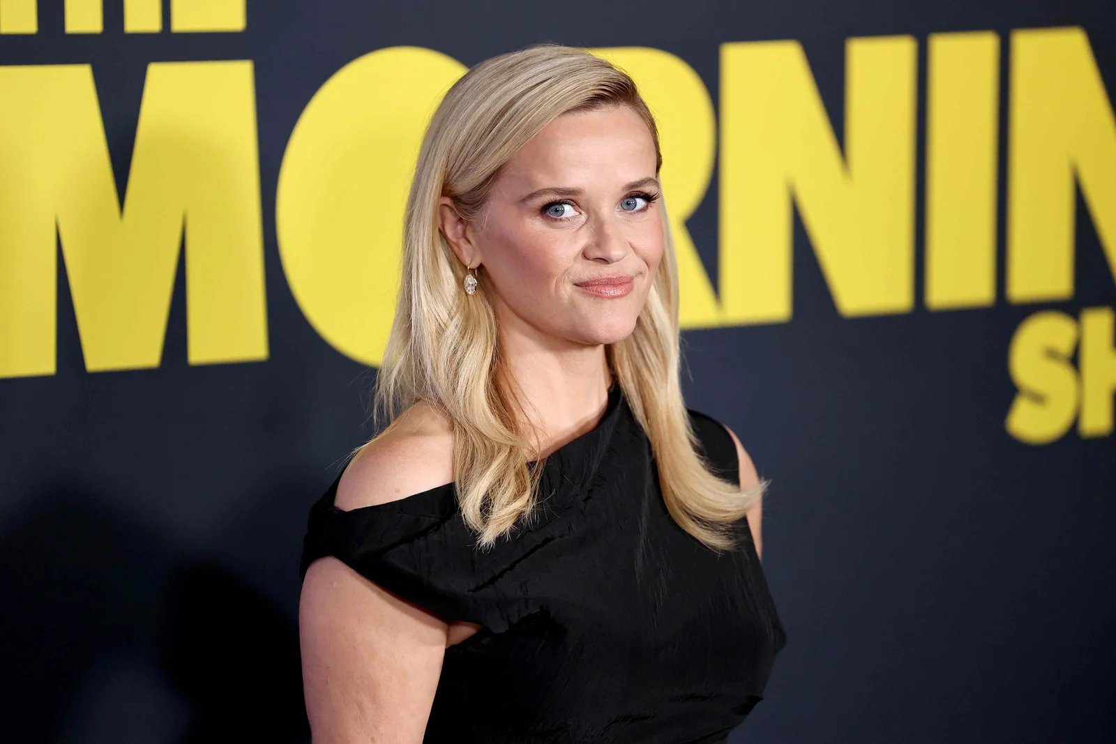 Reese Witherspoon Wore a Smart New Year’s Eve Outfit Get the Look